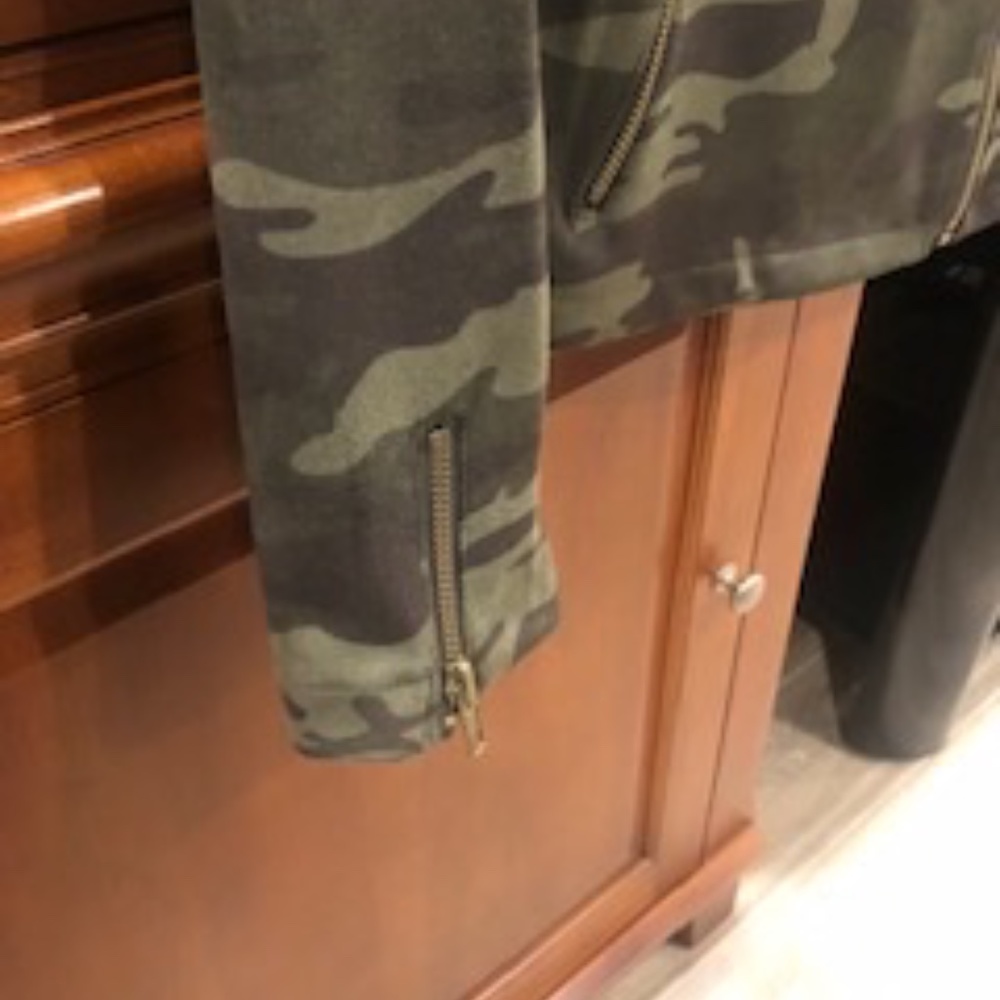 Sanctuary Camo zipper blazer - Picture 2 of 3